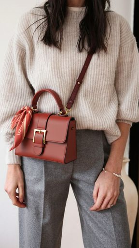Bolsa Retrô com Lenço - 𝑷𝑹𝑶𝑴𝑶 𝟐𝟗% 𝑶𝑭𝑭 + 𝑭𝑹𝑬𝑻𝑬 𝑮𝑹𝑨𝑻𝑰𝑺